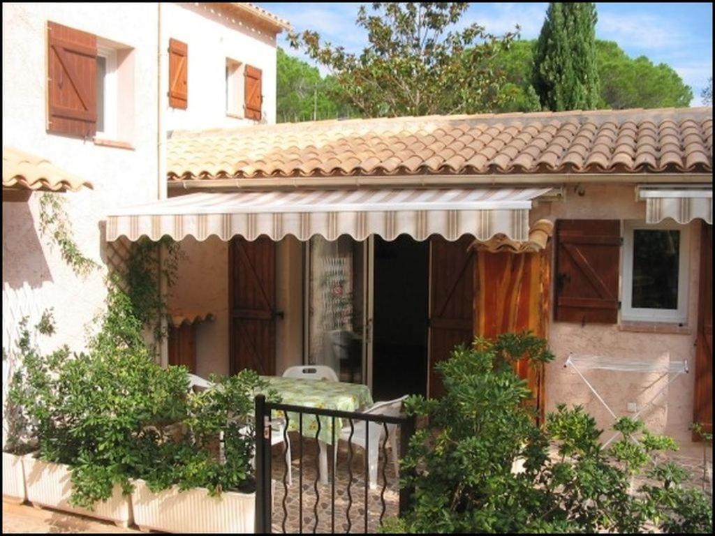 Location Villa Et Studios Рокбрюн-сюр-Аржан Стая снимка