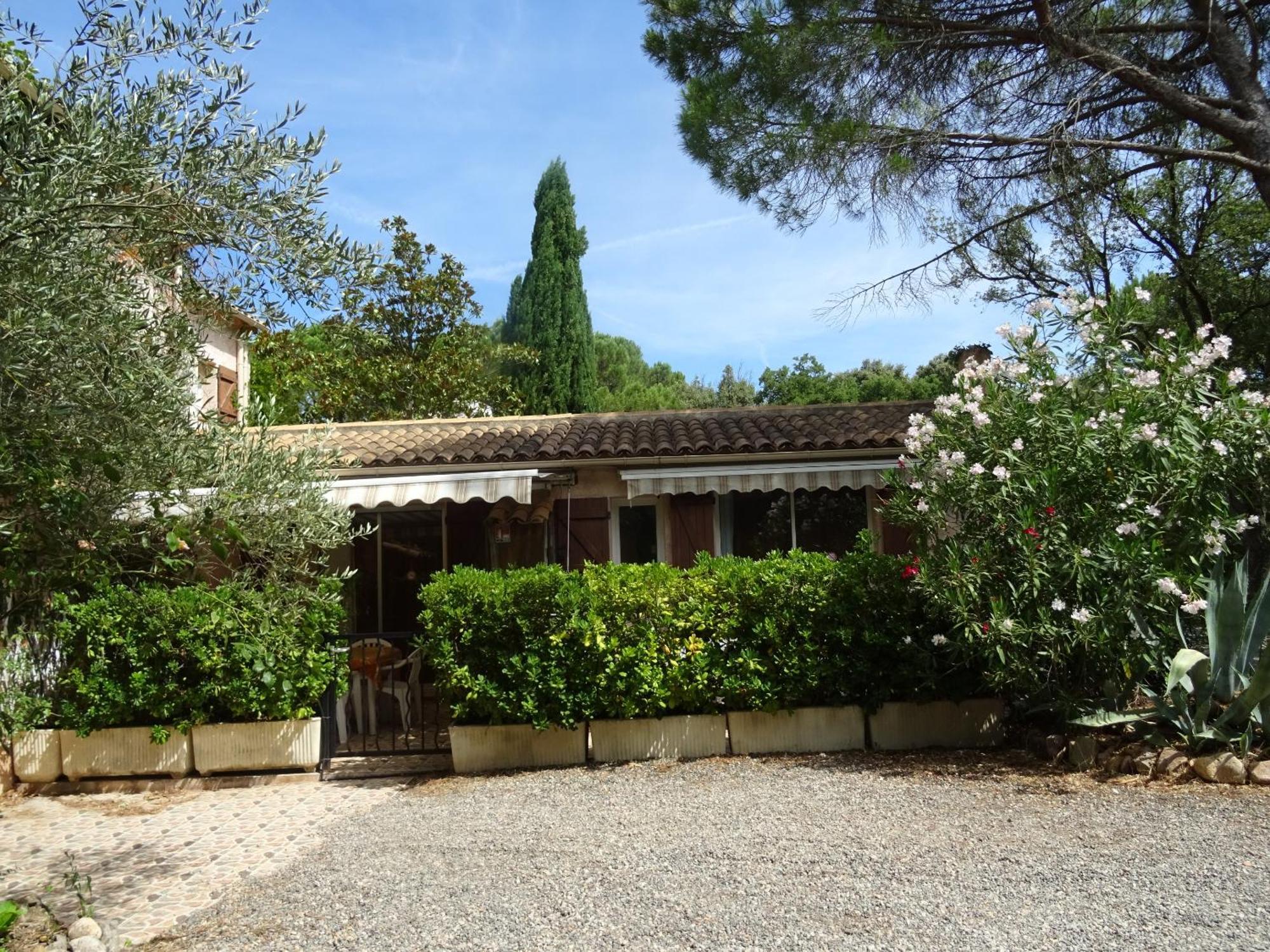 Location Villa Et Studios Рокбрюн-сюр-Аржан Екстериор снимка