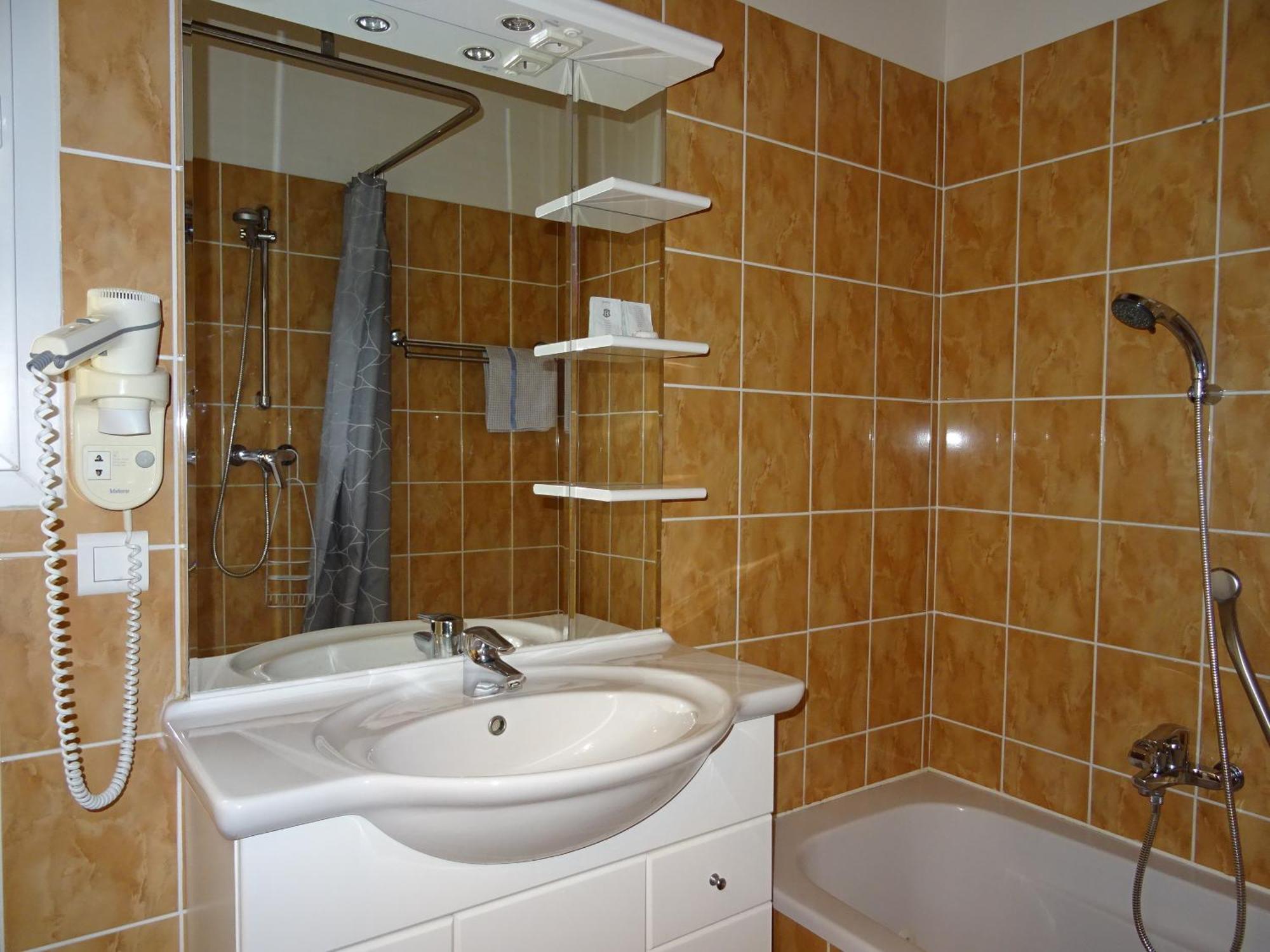 Location Villa Et Studios Рокбрюн-сюр-Аржан Екстериор снимка